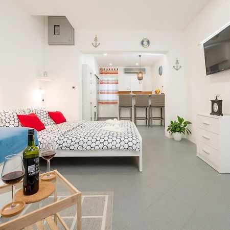 Studio apartment Sesula Split Exterior foto