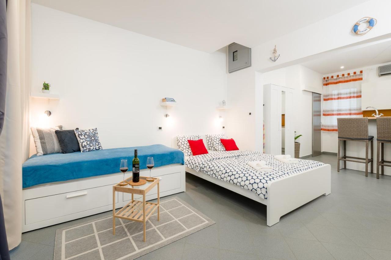 Studio apartment Sesula Split Exterior foto