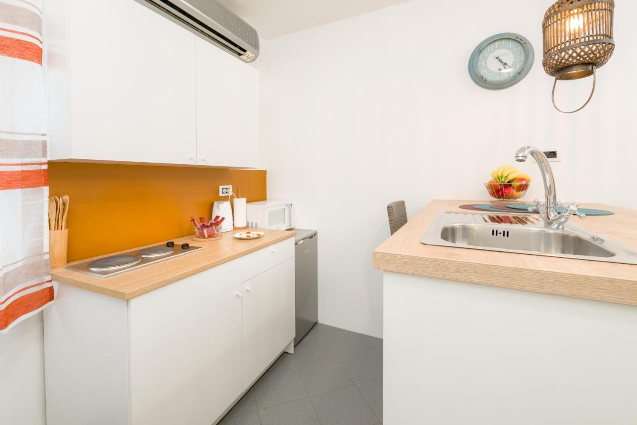 Studio apartment Sesula Split Exterior foto