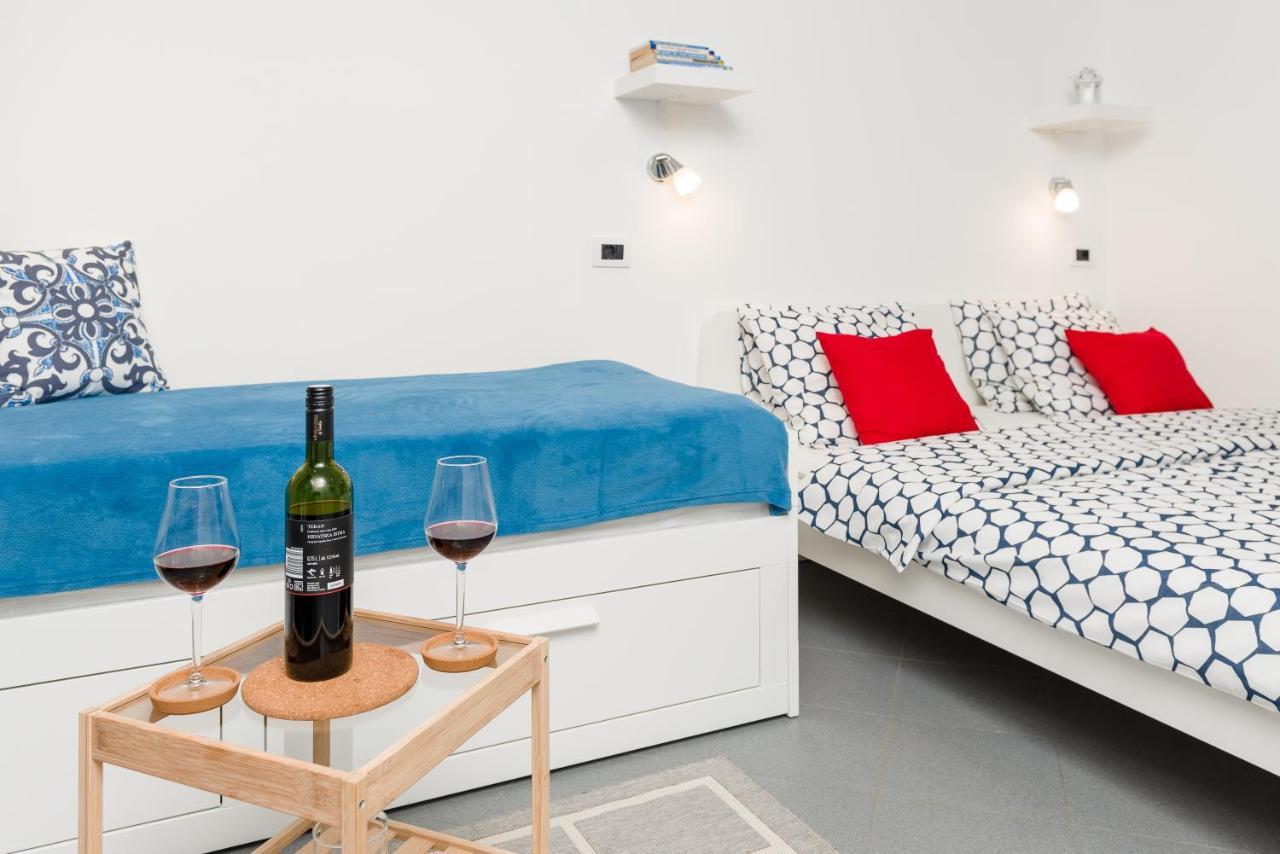 Studio apartment Sesula Split Exterior foto